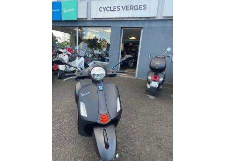 VESPA GTS 300 E5 SUPERSPORT NOIR MAT