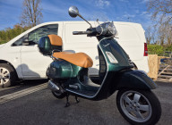 VESPA GTS 300 E4 VERT ANGLAIS