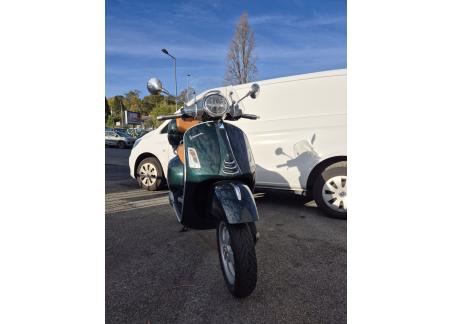 VESPA GTS 300 E4 VERT ANGLAIS