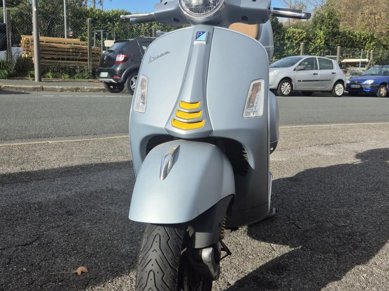 VESPA GTS 300 SUPERTECH GRIS DELICATO MAT