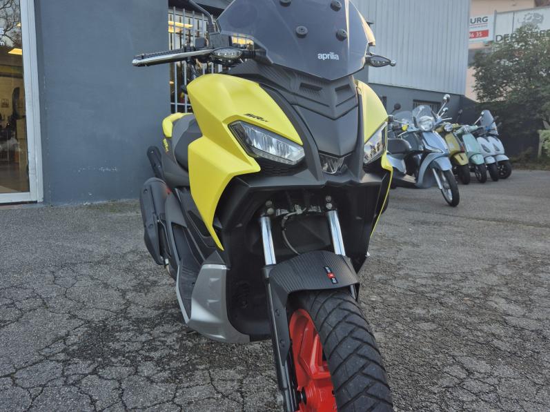 APRILIA SR 125 GT ABS E5 SPORT JAUNE