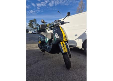 VESPA GTS 300 HPE E4 SIXTIES VERT